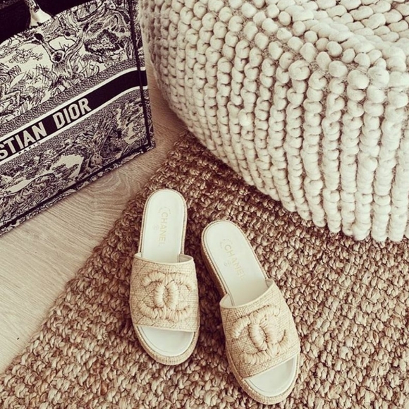 Chanel💯19P CC Logo Platform Mules Sandals 39/8.5 - Picture 3 of 10